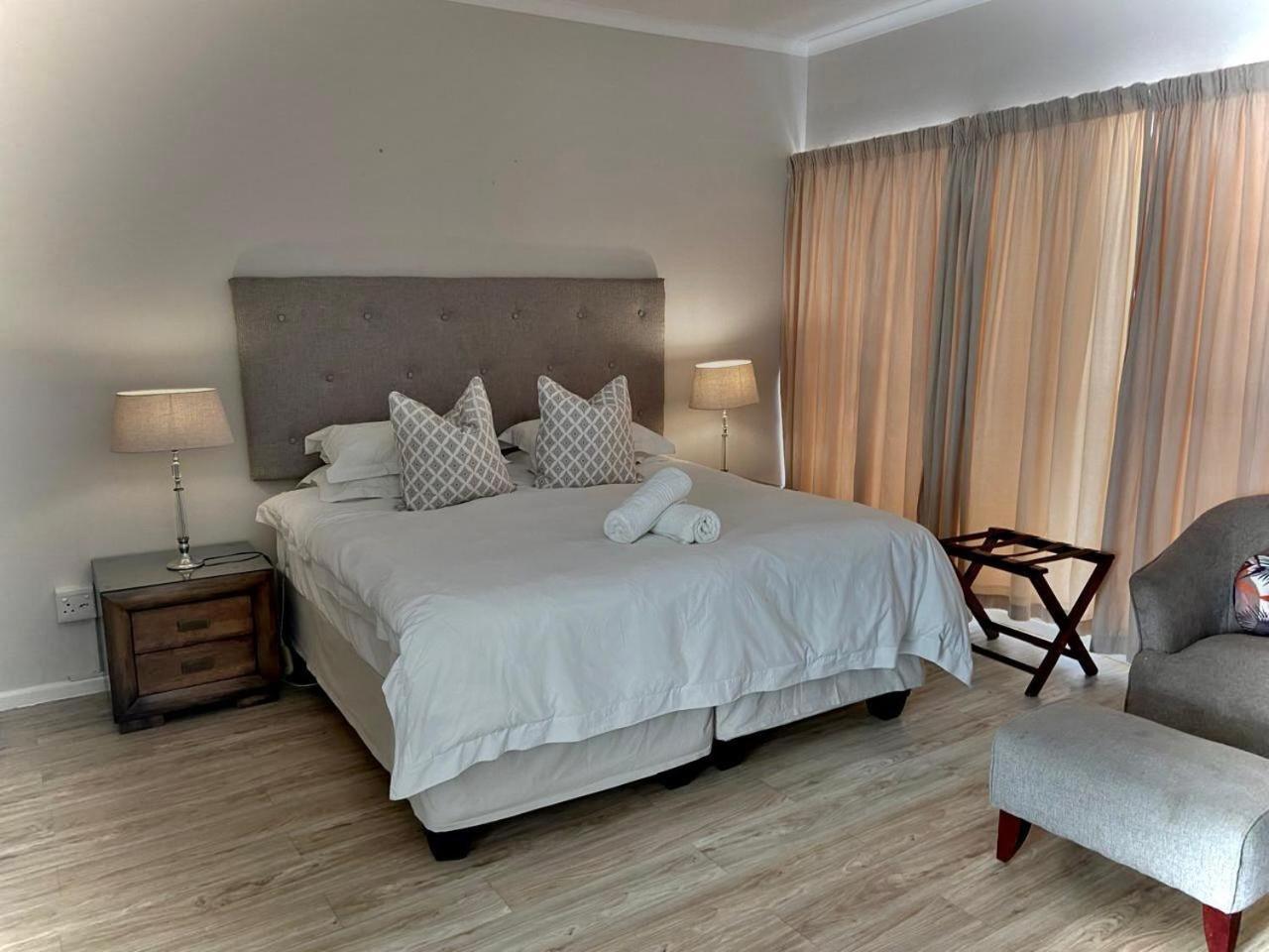 A Villa De Mer Guesthouse Порт Алфред Екстериор снимка